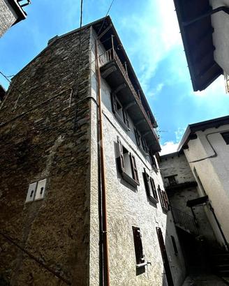 CASA SEMINDIPENDENTE A TREMENICO