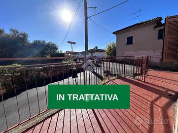 CASA SEMINDIPENDENTE A SARZANA