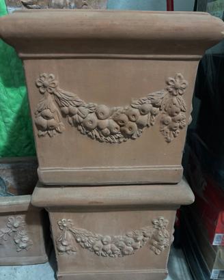 CUBO IN TERRACOTTA FESTONATA