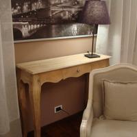 consolle in legno naturale