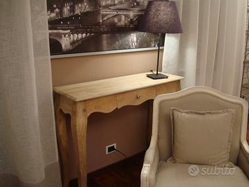 consolle in legno naturale