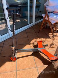 Monopattino tre ruote Razor Powerwing