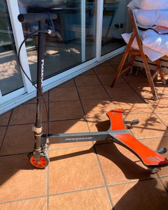 Monopattino tre ruote Razor Powerwing