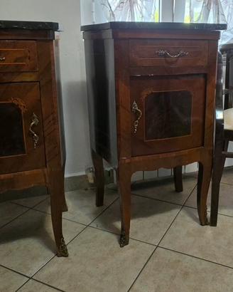 comodini, cassettiera, 2 sedie e toilette