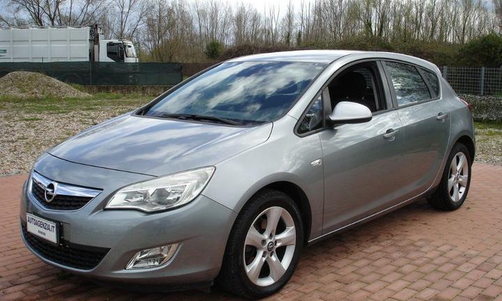 OPEL Astra 1.7 CDTI 110CV 5 porte Cosmo