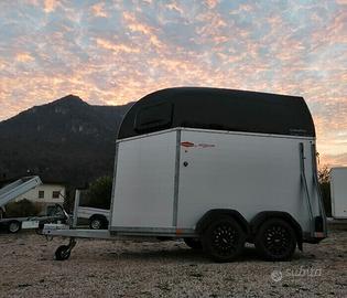 PRONTA CONSEGNA Trailer trasporto cavalli in Alu