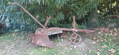 antico aratro  fine 800