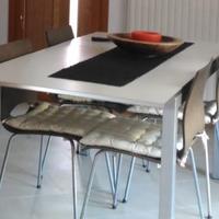 Tavolo allungabile + 4 sedie