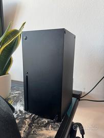 Xbox Series X 1TB PERFETTA + accessori