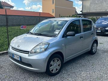 Daihatsu Sirion 1.0 12V Aki