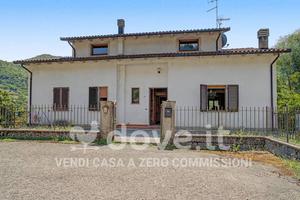 Casa indipendente di 240 m² con più di 5 locali a 