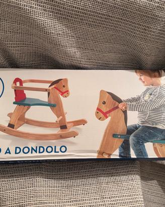 Cavallo a dondolo in legno
