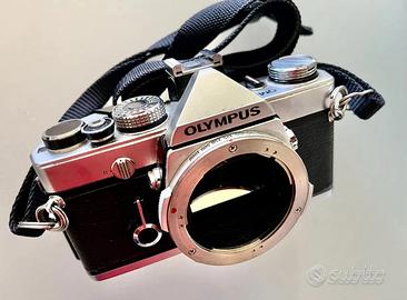 Olympus OM 1 reflex + Obiettivo 50mm Zuiko