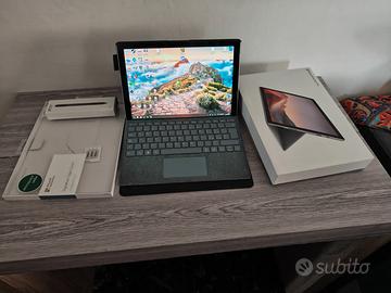 Microsoft Surface Pro 7 i5 8 GB RAM con accessori