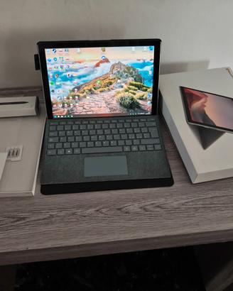 Microsoft Surface Pro 7 i5 8 GB RAM con accessori