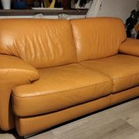 Coppia Divani in Vera Pelle – Design Moderno