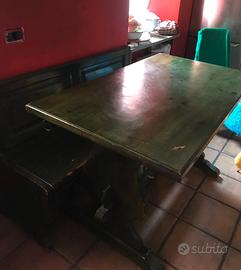 Tavolo in noce massiccio e cassapanca