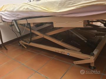 2 letti ospedalieri motorizzati per uso domestico
