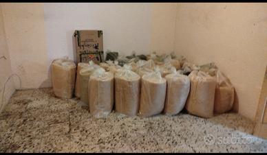 Fibra di vetro isolante e pannelli fonoassorbenti