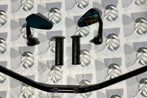Honda Hornet Manubrio - Specchietti - Manopole