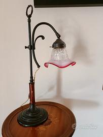 Lampada da tavolo vintage in ferro battuto 