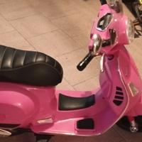 vespa elettrica rosa