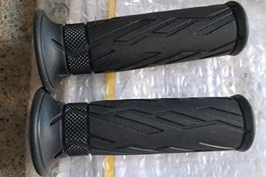 Pedane e manopole originali SUZUKI VSTROM 650