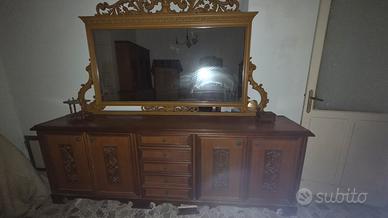 Credenza vintage in legno con specchio