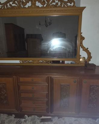 Credenza vintage in legno con specchio