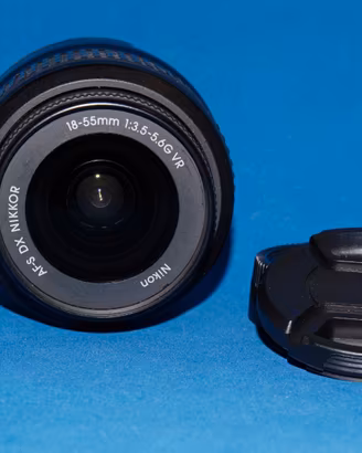 Nikon AF-S DX 18-55 mm f 3.5-5.6 G VR, tappi