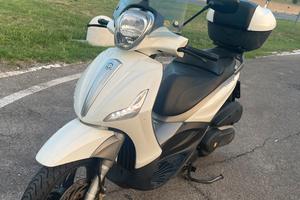 Piaggio Beverly 350 Sport Touring ABS