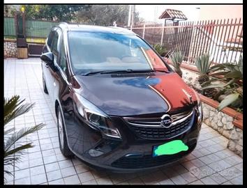 Opel Zafira Tourer leggi bene.
