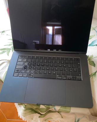 Apple MacBook Air 15 pollici (2024) M3 8-Core,
