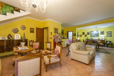 PORZIONE DI BIFAMILIARE A FONTE NUOVA