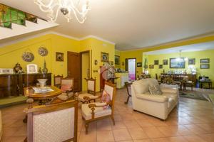 PORZIONE DI BIFAMILIARE A FONTE NUOVA