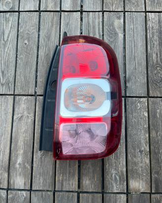Faro dx Dacia Duster
