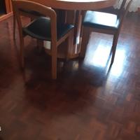 tavolo rotondo allungabile  in noce con 6 sedie 