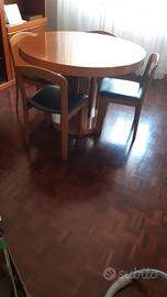 tavolo allungabile  noce con  6 sedie