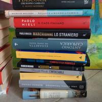 Libri vari in blocco