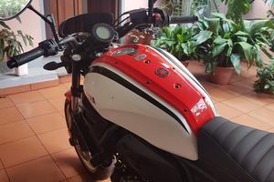 Nuovissima xsr 700