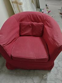 poltrona ikea Tullsta con copertura rossa