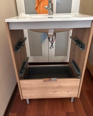 Mobiletto bagno con lavabo