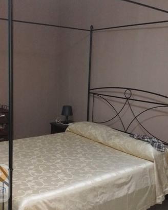 letto baldacchino in ferro battuto