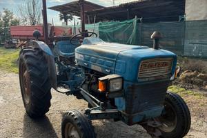 Trattore ford 2000