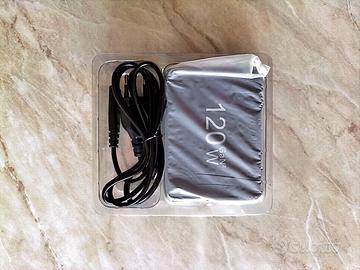 adattatore caricatore con più porte usb