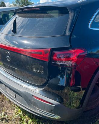 Mercedes EQA Posteriore Portellone Paraurti Fari T