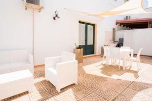 Solo 40 metri dal mare