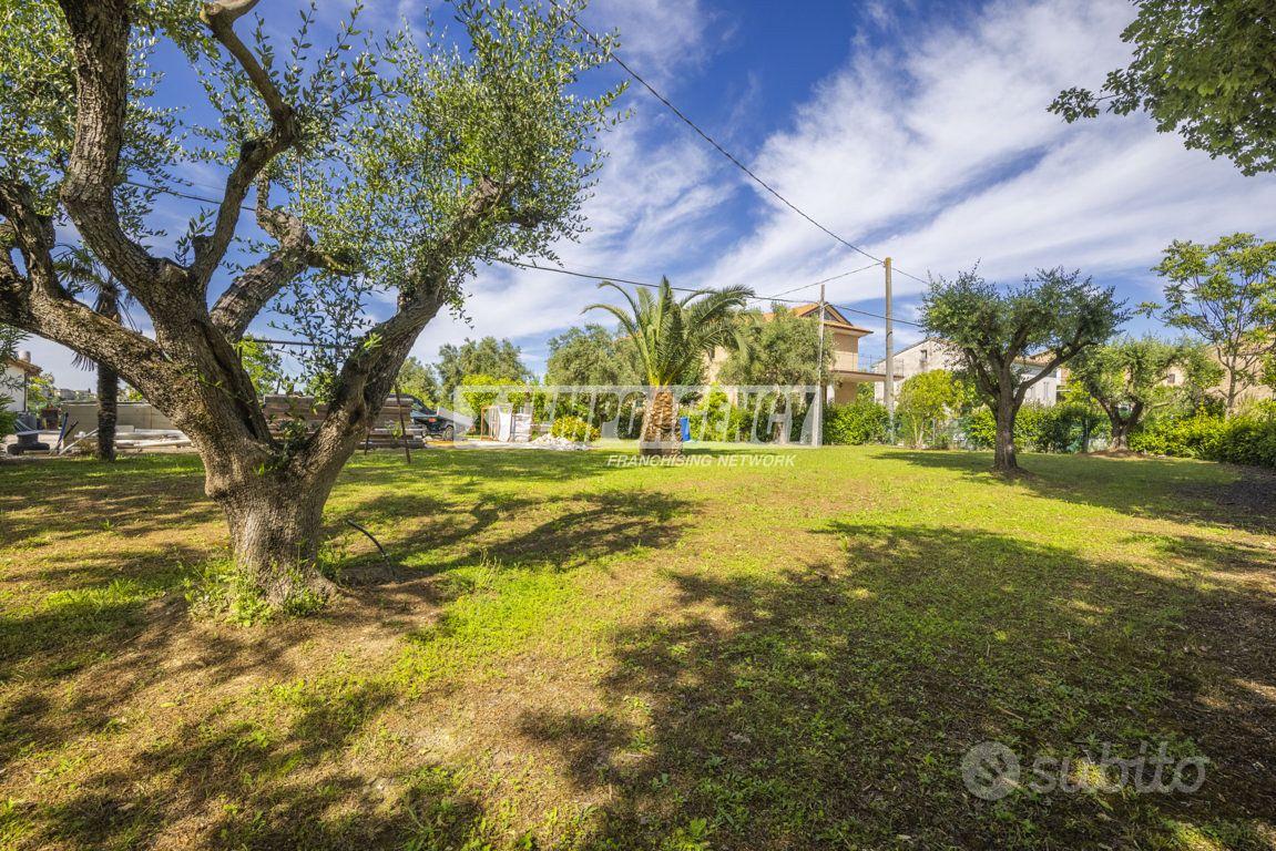 Casale con terreno di 7300 mq edificabile per N. 3 - Vista 4