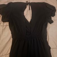 Tuta  Nera Con Scollo a V e Laccetti