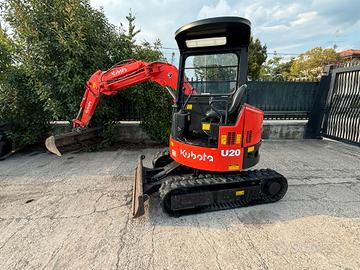 E197 ESCAVATORE 20 q KUBOTA GIROSAGOMA